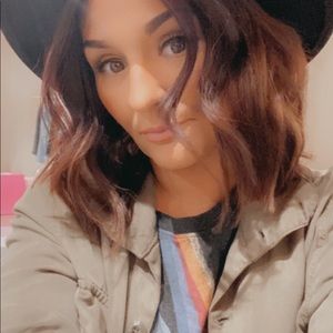 Meet your Posher, Julie